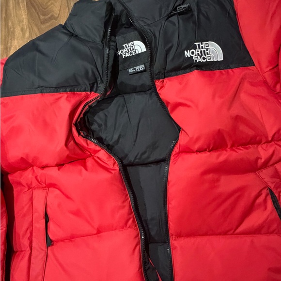 The North Face Red Puffer Jacket small/medium - Picture 2 of 3